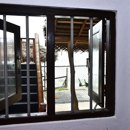Villa Crocodile Beach Hikkaduwa Exterior photo